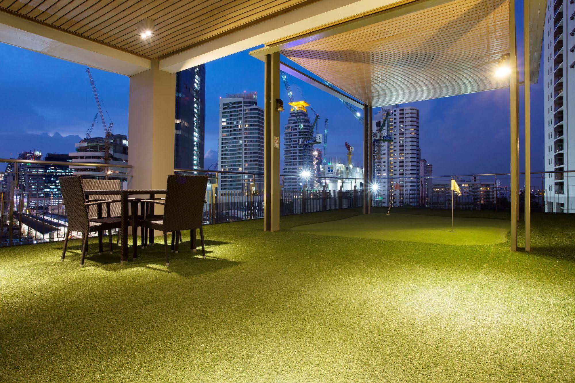 V Residence Bangkok Exterior foto