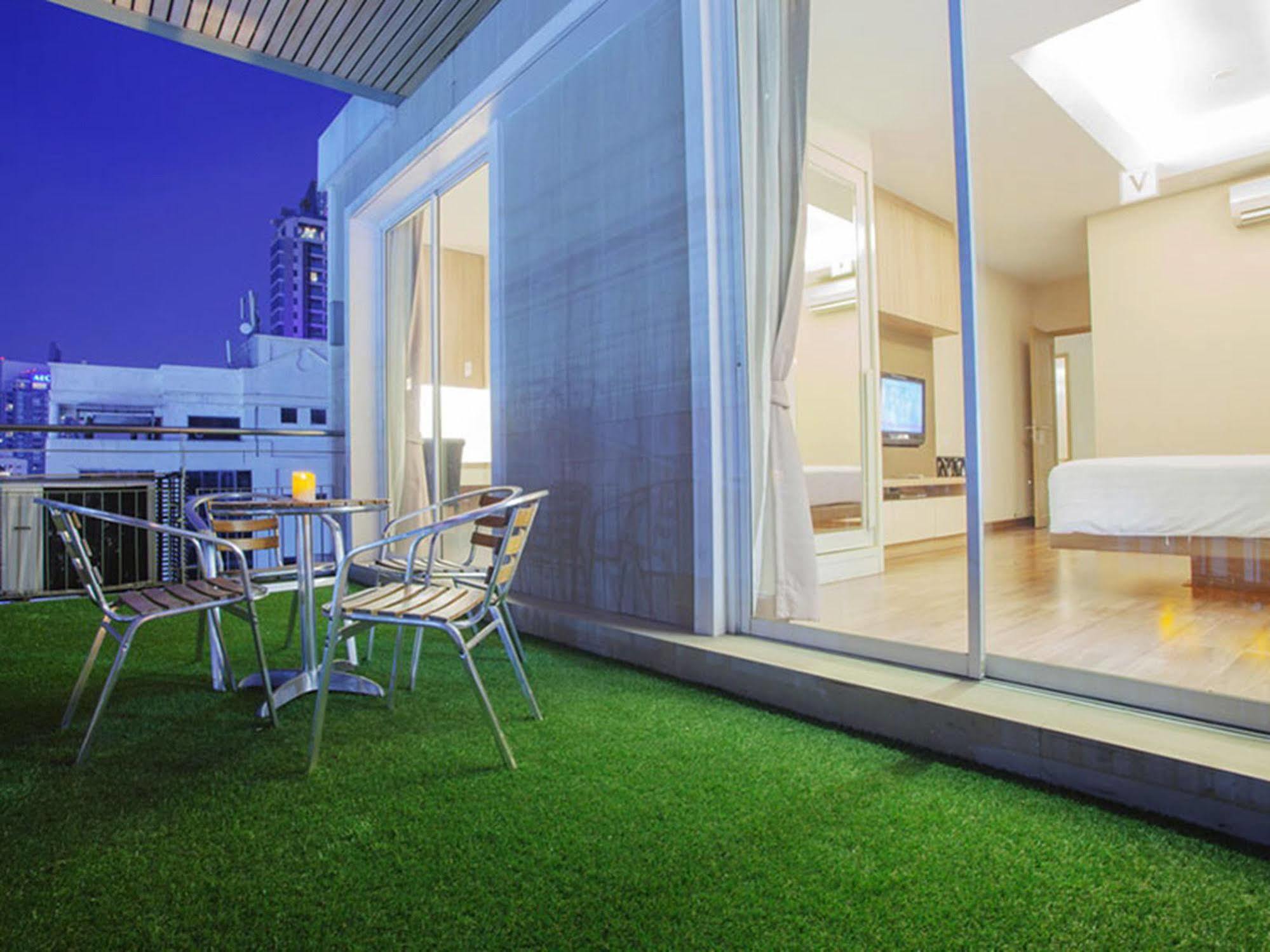 V Residence Bangkok Exterior foto